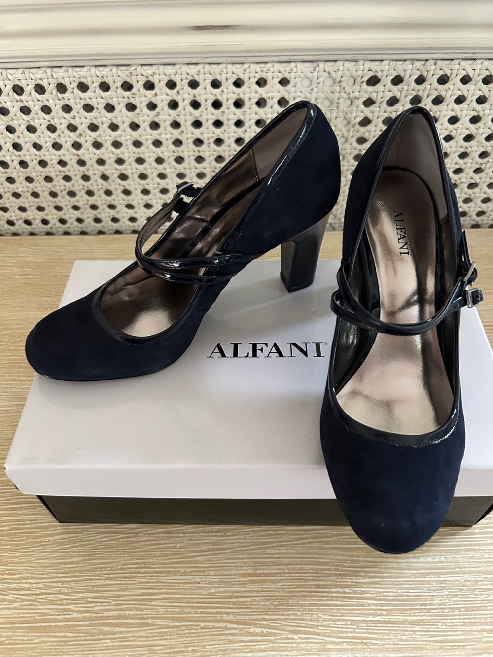 Alfani Navy Suede Mary Jane Block 3.5” Heels w Patent Trim NEW IN BOX Size 7.5